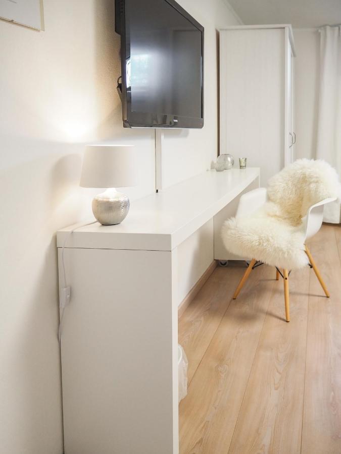 Stylische Wohnung In Ruhiger Lage, Sehr Messenah Laatzen Kültér fotó