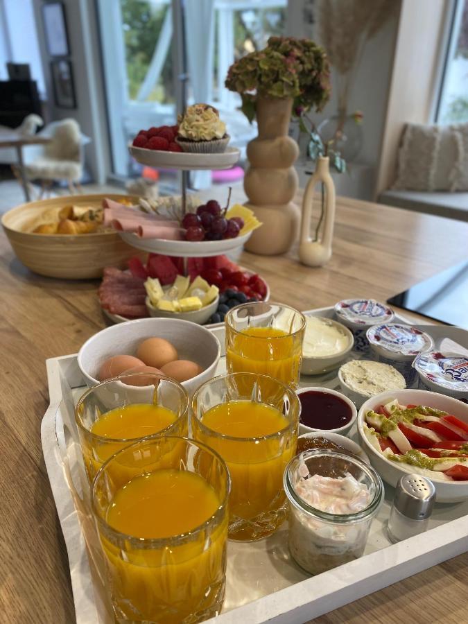 Stylische Wohnung In Ruhiger Lage, Sehr Messenah Laatzen Kültér fotó