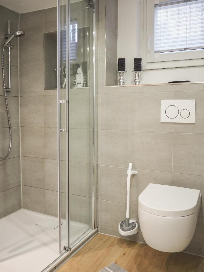 Stylische Wohnung In Ruhiger Lage, Sehr Messenah Laatzen Kültér fotó