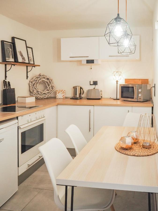 Stylische Wohnung In Ruhiger Lage, Sehr Messenah Laatzen Kültér fotó