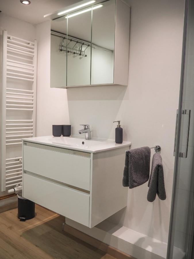 Stylische Wohnung In Ruhiger Lage, Sehr Messenah Laatzen Kültér fotó